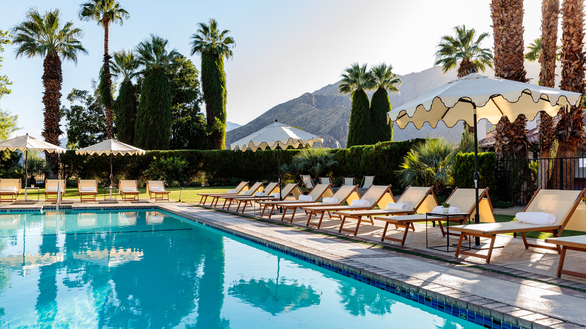 INGL_16-9_PoolDeck_1